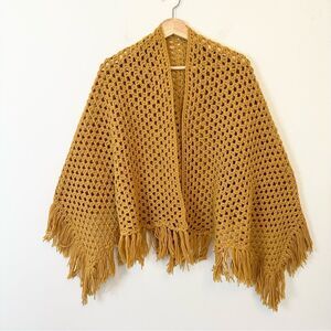 Beautifully knit wrap mustard/gold hand knit no size or fabric tag large piece